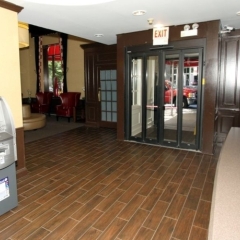 The St. Clair Hotel – Magnificent Mile банкомат