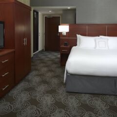 Отель Courtyard by Marriott Montreal Airport Канада, Монреаль - отзывы, цены и фото номеров - забронировать отель Courtyard by Marriott Montreal Airport онлайн комната для гостей фото 5