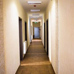 Отель Nearby Airport Hostel Польша, Варшава - отзывы, цены и фото номеров - забронировать отель Nearby Airport Hostel онлайн интерьер отеля фото 2
