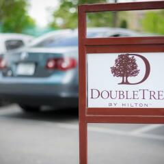 DoubleTree by Hilton Hotel Yerevan City Centre городской автобус
