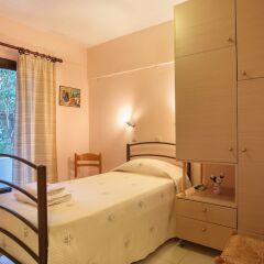 Апартаменты Monemvasia Green Apartments комната для гостей фото 4