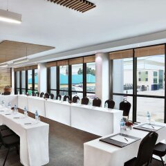 Legend Hotel Lagos Airport, Curio Collection by Hilton фото 2