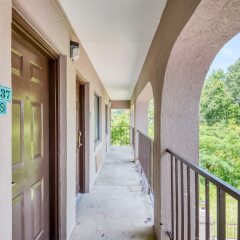 Отель America`s Best Inn Vicksburg балкон