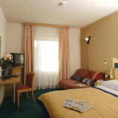 Отель Holiday Inn Express Geneva Airport комната для гостей фото 4