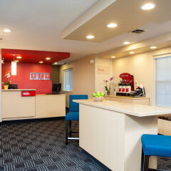 Отель TownePlace Suites by Marriott Indianapolis - Keystone интерьер отеля