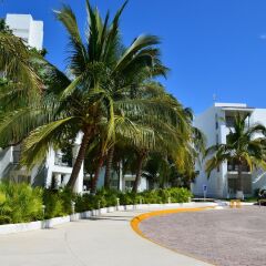 Отель Beachscape Kin Ha Villas & Suites парковка