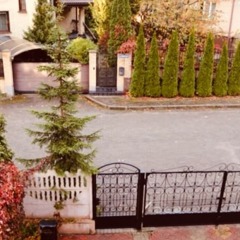Guest House Gnezdo kota - hostel Калининград парковка