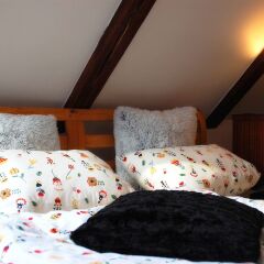 Апартаменты Generous Attic Apartment Прага сейф в номере