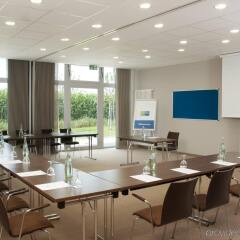 Отель Holiday Inn Express Munich Airport фото 2