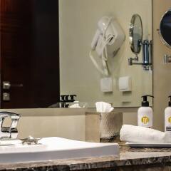 Отель Grand Mogador CITY CENTER - Casablanca Марокко, Касабланка - отзывы, цены и фото номеров - забронировать отель Grand Mogador CITY CENTER - Casablanca онлайн ванная