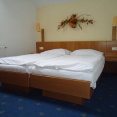 Hotel Apollon Литомержице комната для гостей