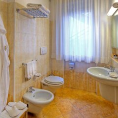 Отель Recina Hotel Италия, Монтекассино - отзывы, цены и фото номеров - забронировать отель Recina Hotel онлайн ванная фото 2