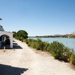 Отель La Molinera Bungalows Испания, Аркос -де-ла-Фронтера - отзывы, цены и фото номеров - забронировать отель La Molinera Bungalows онлайн приотельная территория фото 2