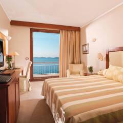 Отель Grand Resort Lagonissi комната для гостей фото 2