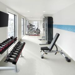 Отель Hampton by Hilton London Docklands фитнесс-зал фото 2
