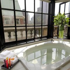 Отель Iberostar 70 Park Avenue США, Нью-Йорк - отзывы, цены и фото номеров - забронировать отель Iberostar 70 Park Avenue онлайн бассейн