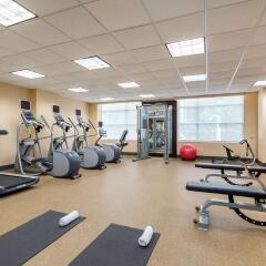 Отель Hilton Garden Inn Arlington/Courthouse Plaza фитнесс-зал