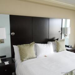 Отель Park Inn & Suites by Radisson, Vancouver Канада, Ванкувер - отзывы, цены и фото номеров - забронировать отель Park Inn & Suites by Radisson, Vancouver онлайн комната для гостей фото 4