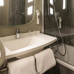Отель ibis Paris Alésia Montparnasse 14ème ванная фото 3