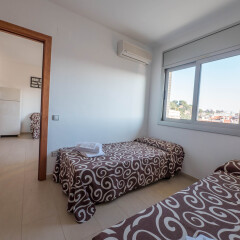 Отель Apartaments AR Espronceda Испания, Бланес - отзывы, цены и фото номеров - забронировать отель Apartaments AR Espronceda онлайн комната для гостей