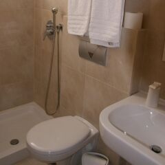Отель International Hotel Греция, Родос - отзывы, цены и фото номеров - забронировать отель International Hotel онлайн ванная