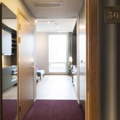 Апартаменты Apartments by Ligula Hammarby Sjöstad Стокгольм сейф в номере