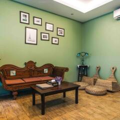 Отель Feung Nakorn Balcony Rooms and Cafe интерьер отеля фото 2