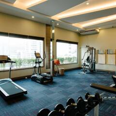 Отель Citrus Sukhumvit 11 Bangkok by Compass Hospitality Таиланд, Бангкок - 3 отзыва об отеле, цены и фото номеров - забронировать отель Citrus Sukhumvit 11 Bangkok by Compass Hospitality онлайн фитнесс-зал фото 2