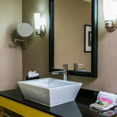 Cambria Hotel Columbus - Polaris ванная