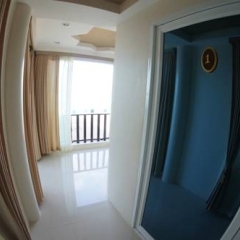 Отель TT Naiyang Beach Phuket сейф в номере