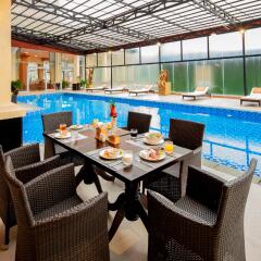 Отель Ladalat Hotel Вьетнам, Далат - отзывы, цены и фото номеров - забронировать отель Ladalat Hotel онлайн бассейн