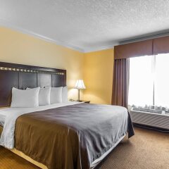 Отель Quality Inn & Suites Bell Gardens Белл Гарденс комната для гостей фото 3