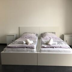 Отель Messe - Ferienwohnung Kuthsweg сейф в номере