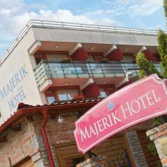 Majerik Hotel спортивное сооружение