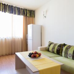 Апартаменты Two Bedroom Apartment with Balcony комната для гостей фото 4