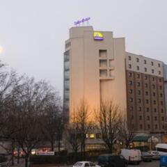 Отель Canal Suites Paris La Villette