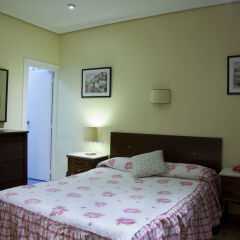 Отель Hostal Arriaza комната для гостей фото 3