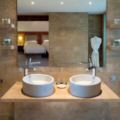 Отель Andaz Capital Gate Abu Dhabi – a concept by Hyatt фото 2