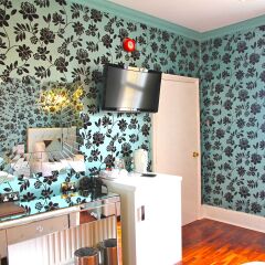 Отель Crompton Guest House удобства в номере