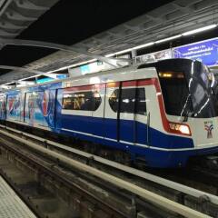 Отель On8 Sukhumvit Nana Bangkok By Compass Hospitality Бангкок городской автобус