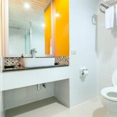 Отель Bangkok Cha-Da Hotel Таиланд, Бангкок - отзывы, цены и фото номеров - забронировать отель Bangkok Cha-Da Hotel онлайн ванная