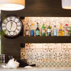 Отель Aphrodite Inn Bangkok гостиничный бар