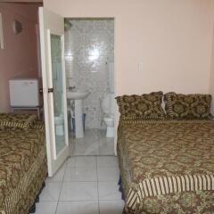 Отель Executive Shaw Park Guest House комната для гостей фото 5