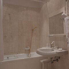 Отель Moderno Hotel Италия, Кьянчиано Терме - отзывы, цены и фото номеров - забронировать отель Moderno Hotel онлайн ванная фото 2