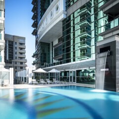 Отель Four Points by Sheraton Sharjah бассейн