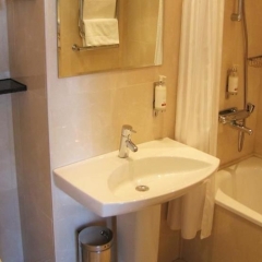 Отель Sure Hotel by Best Western Center Швеция, Гётеборг - отзывы, цены и фото номеров - забронировать отель Sure Hotel by Best Western Center онлайн ванная фото 2