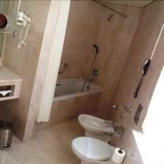 Grand Continental Flamingo Hotel Абу-Даби сейф в номере