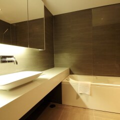 Апартаменты Deluxe Populo Beach Apartments ванная