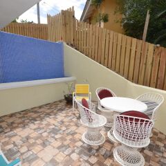 Отель Dukes Hideaway, Silver Sands 6BR балкон