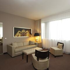 Отель H4 Hotel Berlin Alexanderplatz Германия, Берлин - 1 отзыв об отеле, цены и фото номеров - забронировать отель H4 Hotel Berlin Alexanderplatz онлайн комната для гостей фото 3